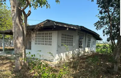 ที่ดินโฉนดเลขที่ 49364 เลขที่ดิน 193 ตำบลสวนแตง อำเภอเมืองสุพรรณบุรี จังหวัดสุพรรณบุรี เนื้อที่ประมาณ 7 ไร่ 3 งาน 76 ตารางวา